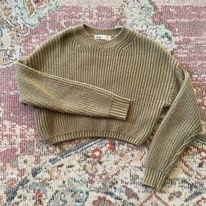 Women’s crop sweater.